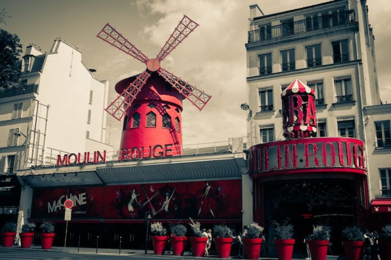 Cheapest Moulin Rouge Tickets, Paris • Hacks & Useful Info
